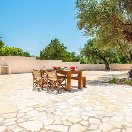 Joanna By Posarellivillas *