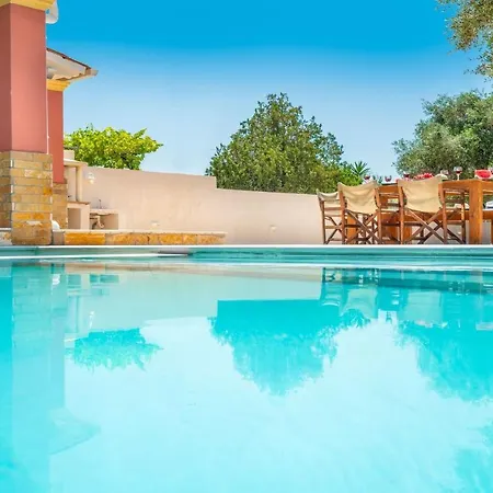 Joanna By Posarellivillas *